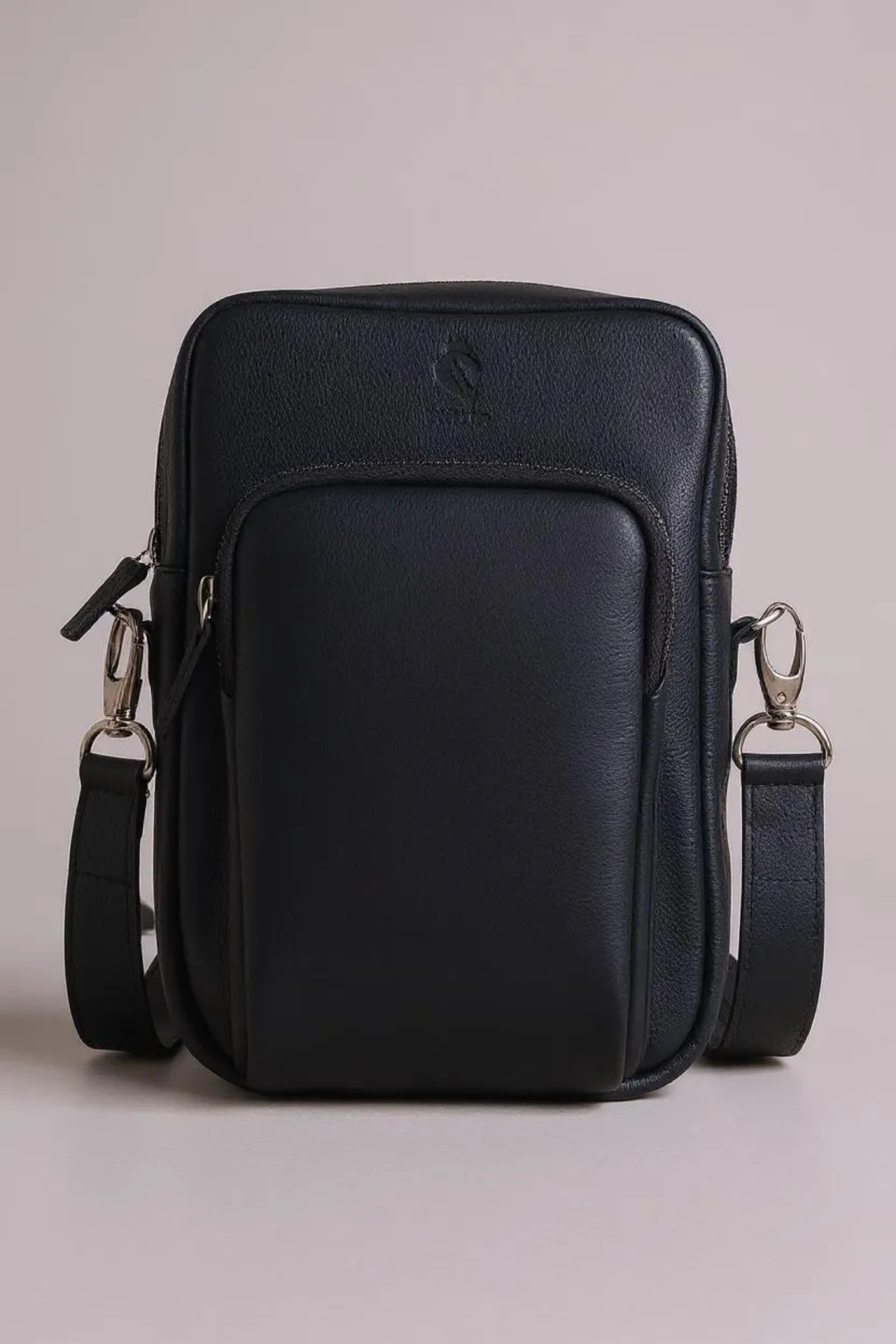 shoulder bag masculina, bolsa shoulder bag, shoulder bag pequena, shoulder bag transversal, shoulder bag casual, shoulder bag couro, shoulder bag estilosa, shoulder bag utilitária
