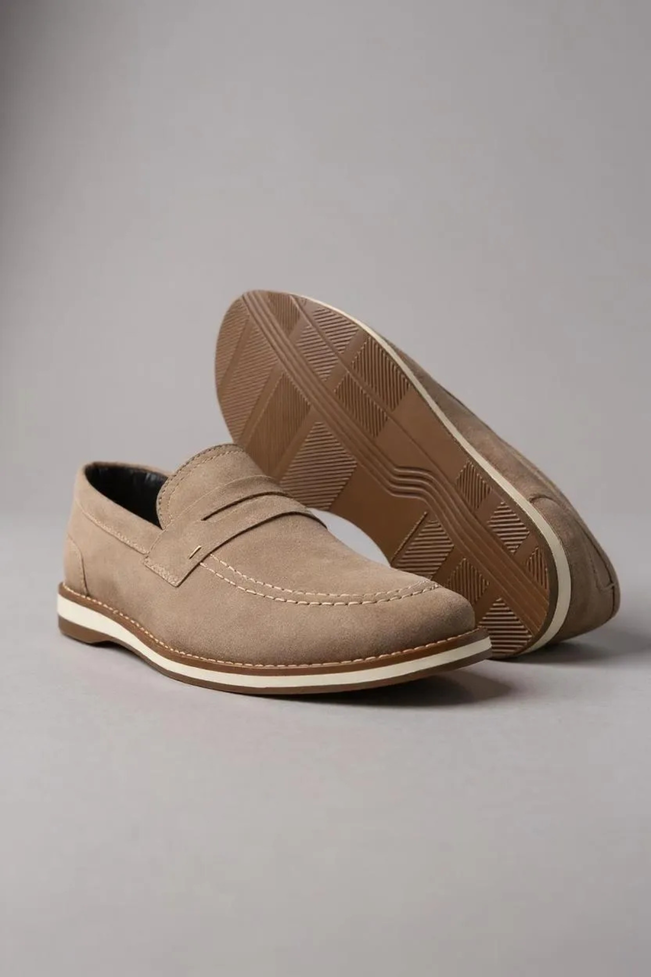 loafer masculino, loafer de couro, loafer casual, loafer social, loafer preto, loafer marrom, loafer confortável, loafer elegante, loafer sem cadarço