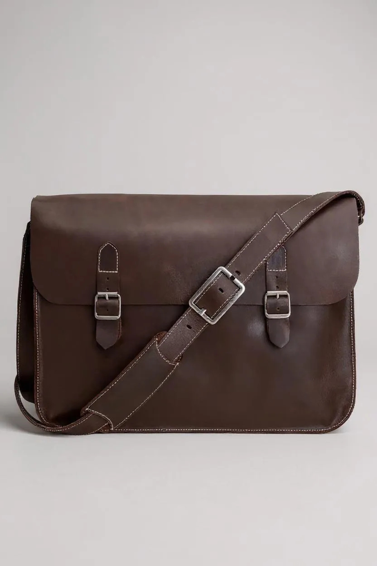bolsa masculina couro, bolsa de couro masculina, bolsa couro legítimo masculino, bolsa couro masculina executiva, bolsa couro estilo masculino, bolsa couro vintage masculina, bolsa couro para notebook, bolsa couro para trabalho, bolsa couro marrom masculino, bolsa couro preta masculina, bolsa couro, bolsa de couro, bolsa de couro legítimo, bolsa de couro vintage