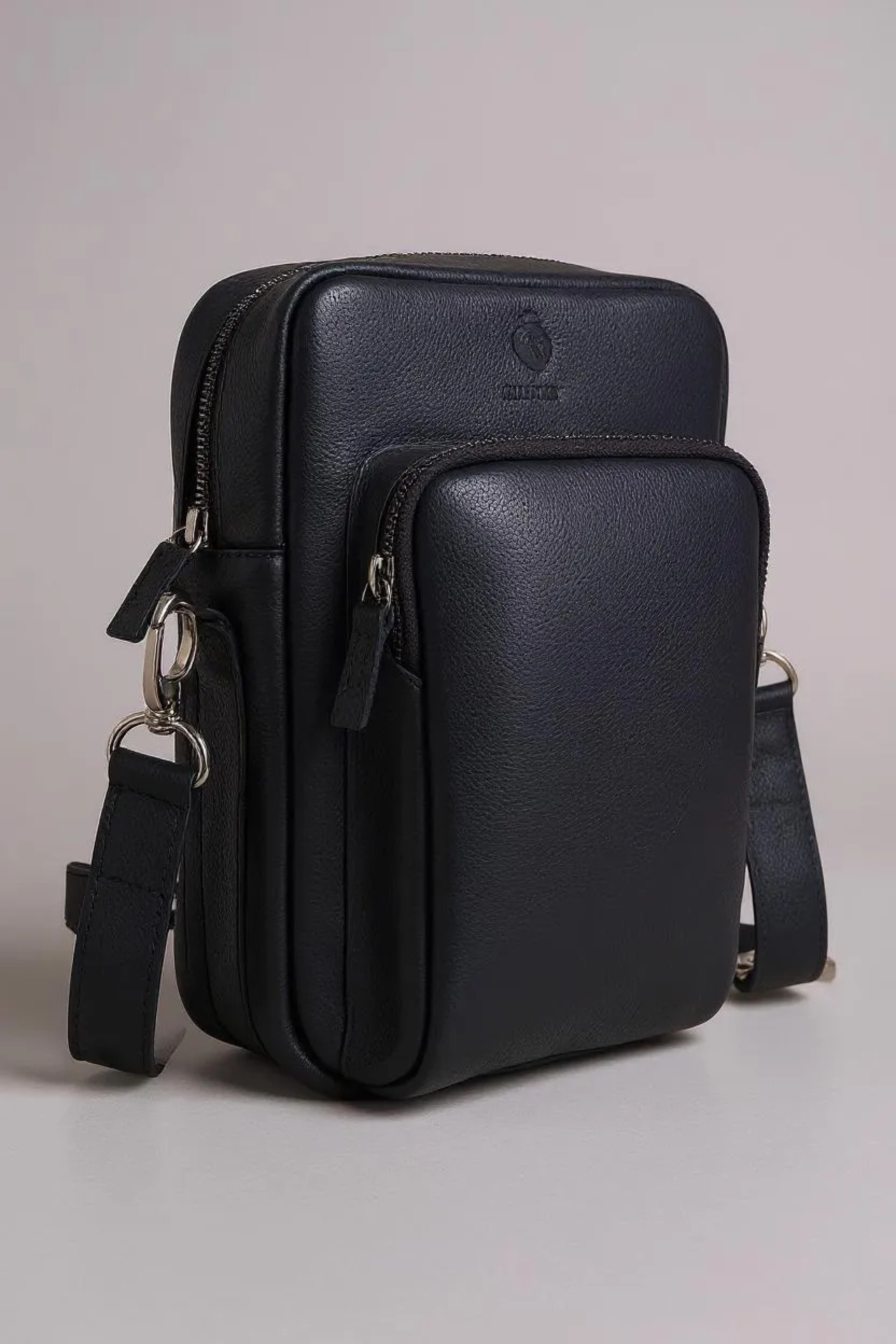 shoulder bag masculina, bolsa shoulder bag, shoulder bag pequena, shoulder bag transversal, shoulder bag casual, shoulder bag couro, shoulder bag estilosa, shoulder bag utilitária